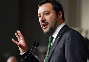 وزير الداخلية الايطالي يهدد باعادة مهاجرين الى ليبيا
