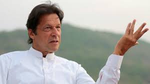 عمران خان زندگی کنار فقرا را به حضور در کاخ‌های مجلل ترجیح داد دقیقا همانند رهبران ما!/ تصمیم مهم نخست وزیر پاکستان در عدم پایبندی به تحریم‎