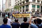 200 ناشط يحتجون ضد انتهاكات واشنطن لحقوق الإنسان