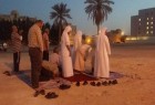 اقامه نماز نمازگزاران بحرینی، در محل مسجد تخریب شده العلویات