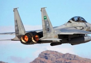 حملات هوایی جنگنده‌های سعودی به فرودگاه بین‌المللی صنعا