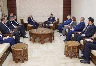 الرئيس الاسد يستقبل ظريف ويبحث الجانبان مستجدات الاوضاع في سوريا والمنطقة