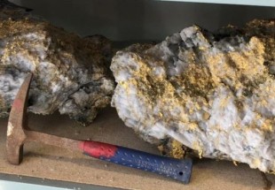 اكتشاف صخرتين ضخمتين من الذهب في منجم بأستراليا