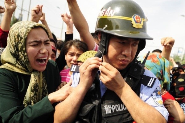 گزارش***روایت گاردین از سکوت جهان اسلام در برابر شکنجه مسلمانان چین