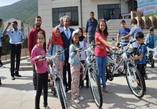 ​تشویق یک شهردار ترکیه‌ای به حضور کودکان در مساجد