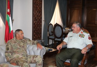 رئيس الأركان الأردني يبحث وقائد القوات البرية الأميركية آخر التطورات الإقليمية والدولية
