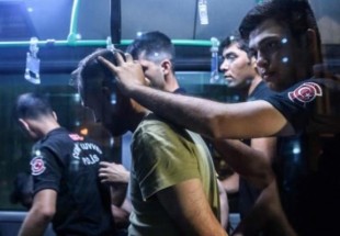 بازداشت ۳۳ نظامی ترکیه به ظن همکاری با «گولن»