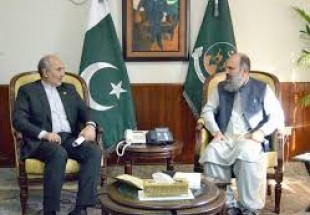 جام کمال خان اور ایرانی سفیر مہدی ہنر دوست کی ملاقات