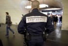 رجل يعتدي بسكين على عناصر شرطة بمترو الأنفاق في باريس