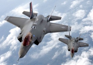 البنتاغون يوقف تحليق مقاتلات إف-35 في العالم بعد حادث تحطم