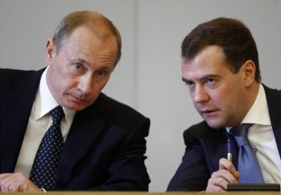 استطلاع: نسبة تأييد بوتين ومدفيديف ترتفع خلال الأسبوع الأخير