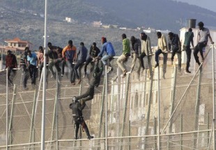 اسبانيا تطرد 55 مهاجرا دخلوا مليلية إلى المغرب