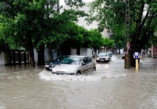 السيول والفيضانات تجتاح 13 محافظة ايرانية