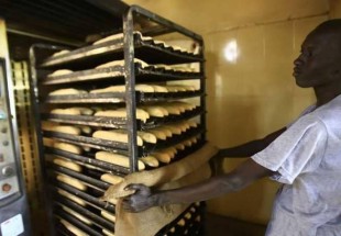 السودان يزيد دعم الطحين لخفض أسعار الخبز