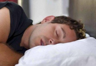 كيف تغرق في النوم خلال دقيقة؟ حيلة مجربة بمفعول سحري