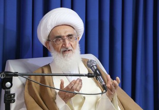 انتقاد حضرت آیت الله نوری همدانی از کاهش ارزش پول کشور/مسئولان عزت مردم ایران در کشورهای دیگر را تامین کنند