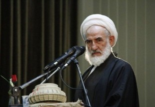 ایران اسلامی با رهنمودهای رهبری و اراده مردم از زیر چتر قدرت‌های دنیا بیرون آمده