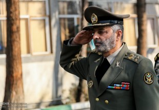 ​فرمانده کل ارتش از یگان‌های مستقر در کرمانشاه بازدید کرد