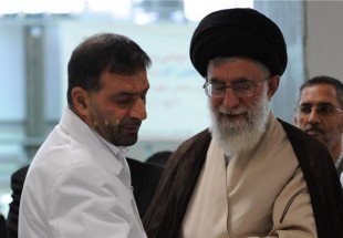مخطوطة الإمام الخامنئي تقديراً لأب القوة الصاروخية في إيران الشهيد طهراني مقدم
