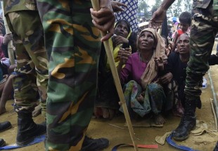 Bangladesh forces Rohingya refugees out