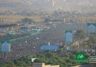 حشود جماهيرية يمنية كبيرة تتوافد إلى ساحات الاحتفال بالمولد النبوي الشريف