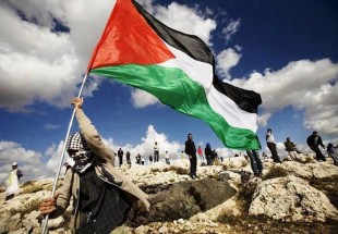 همه باید صدای خود را در حمایت از آوارگان فلسطینی بلند کنند
