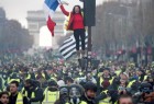 فرنسا تتجه لفرض حالة الطوارئ لمواجهة احتجاجات السترات الصفراء