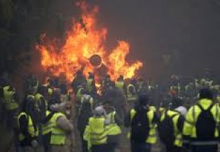 مہنگائی اور ٹیکس میں اضافہ کے خلاف فرانس میں مظاہروں میں شدد