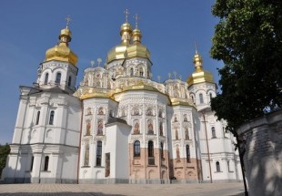 Ukraine police raid three Russia-linked Orthodox churches