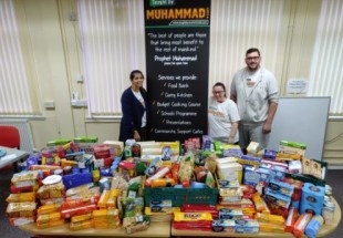 ​بیش از ۲۰۰ کیلو مواد غذایی خیریه در مساجد شهر اسکاتلندی جمع آوری شد