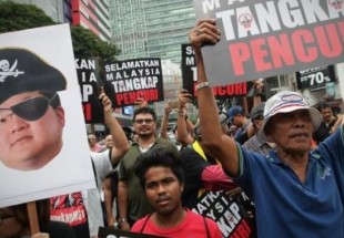 راهپیمائی  مسلمانان مالزی برای دفاع از حقوق خود