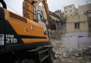 14 Palestinians homeless as Israel forces them to demolish their Jerusalem home