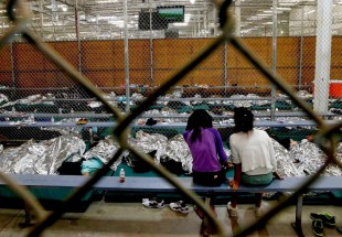 وفاة طفلة مهاجرة من غواتيمالا في مركز احتجاز في الولايات المتحدة
