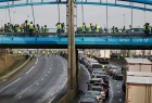 ‘Yellow vests’ block French borders ahead of Christmas, as numbers wane