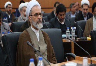 آية الله أعرافي: حركة التقنين في إيران مطابقة للشريعة الاسلامية