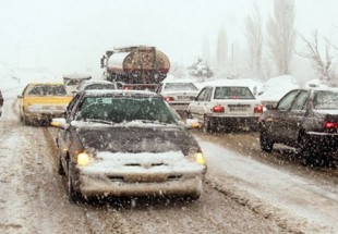الثلوج تجتاح مناطق في 15 محافظة ايرانية