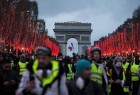 الحكومة الفرنسية تتهم "السترات الصفراء" بالسعي لإسقاطها