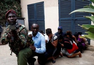 الرئيس الكيني يعلن انتهاء العملية في نيروبي بمقتل جميع المهاجمين