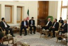 برلماني جزائري لدى لقائه ظريف: الجزائر لاتتاثر بدعايات الاطراف الاخرى في علاقاتها مع ايران
