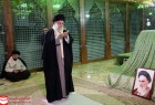 Le Guide suprême visite le mausolée du défunt Imam Khomeiny et les tombes des martyres  <img src="/images/picture_icon.png" width="13" height="13" border="0" align="top">