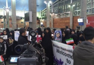 مذيعة PRESS TV مرضية هاشمي تصل طهران