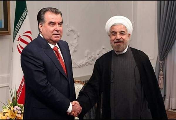 مهنئا بذكرى انتصار الثورة.. الرئيس الطاجيكي يدعو لتعزيز العلاقات مع ايران