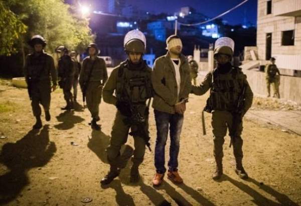 العدو الصهيوني يعتقل 16 فلسطينيا