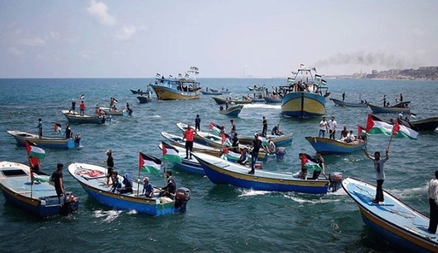 قوات الاحتلال تستهدف المشاركين في الحراك البحري "23"شمال القطاع غزة