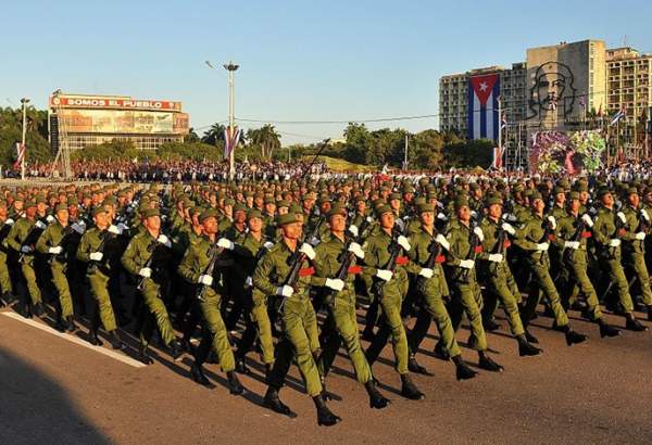 الجيش الكوبي يعبر عن دعمه لنيكولاس مادورو