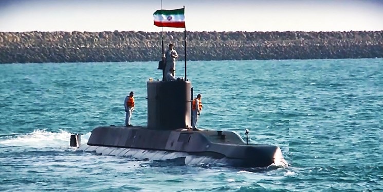 الغواصة "فاتح" تقوم باول مهمة لها في مياه جنوب ايران