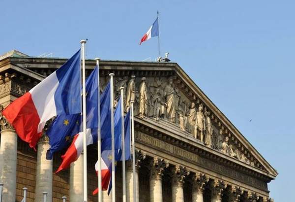 فرنسا تأسف لقرار سلطات الاحتلال خصم الرواتب الفلسطينية