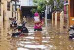 42قتيلا على الأقل جراء فيضانات فی إندونيسيا