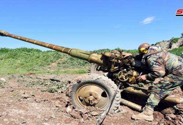الجيش السوري  يدمر أوكاراً وتحصينات لإرهابيي “النصرة” بريف حماة