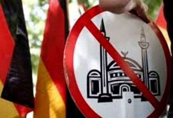 الحکم علی أبوين ألمانيين لمنع ولدهما عن زيارة المسجد